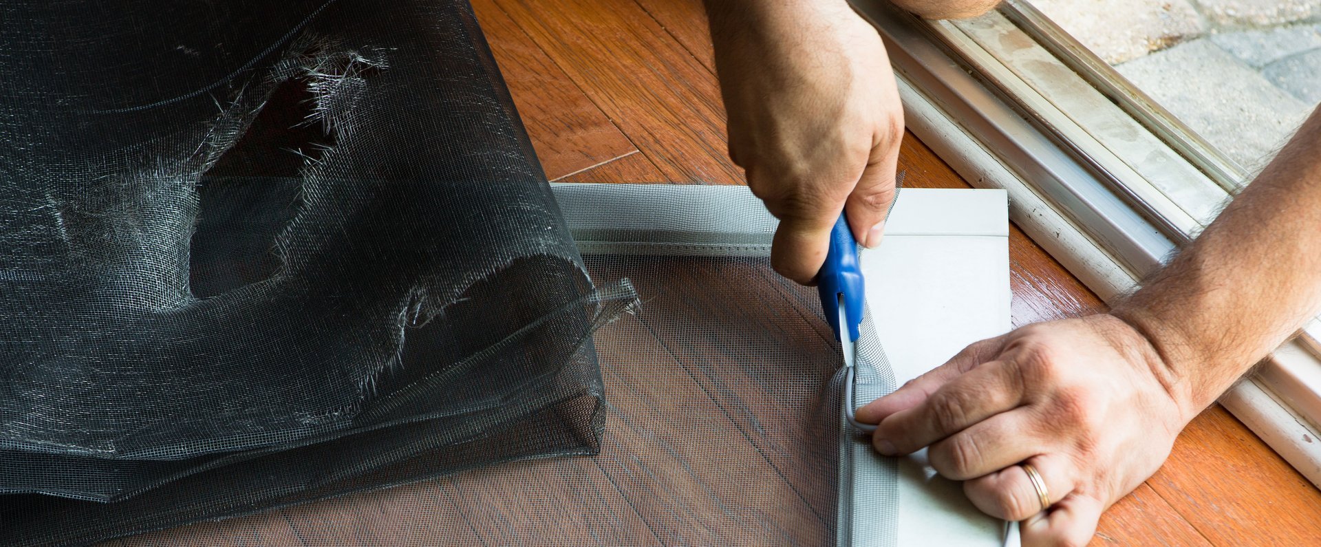 What Can Homeowners Expect From Screen Repair in St. Louis, MO?