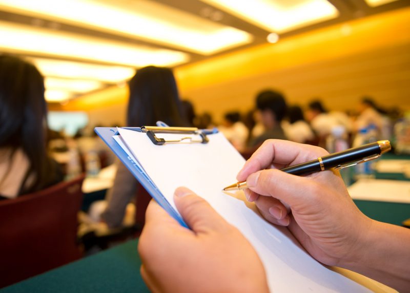 Things to Consider Before Enrolling in Graduate Programs for Journalism