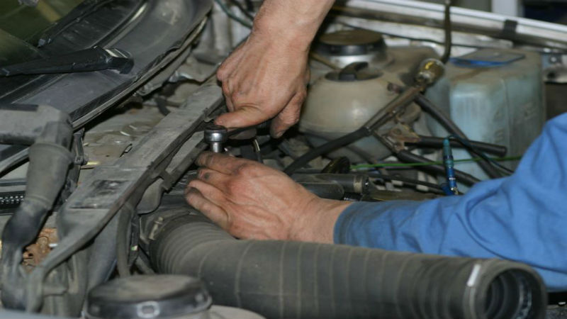 4 Signs You Have a Problematic Transmission System