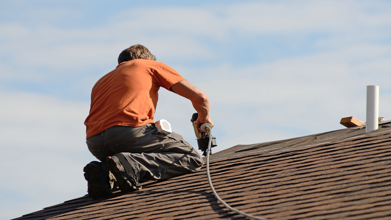 The Advantages of Choosing a Professional Crew for Your Roof Installation