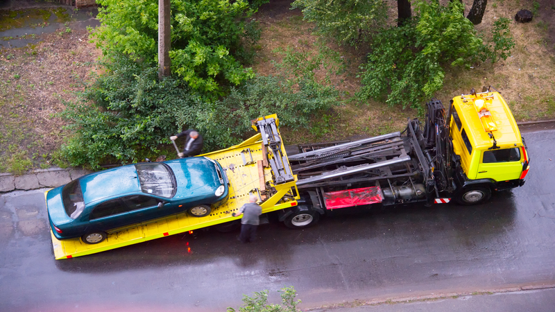 The Integral Role of Heavy Towing in Savannah, GA