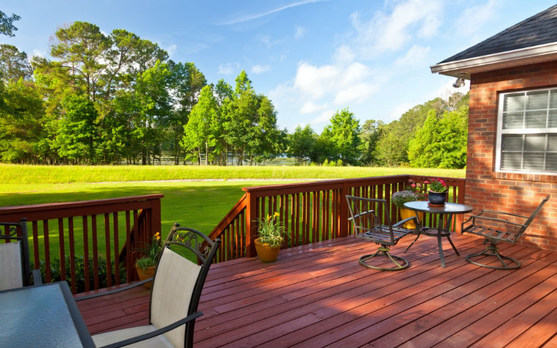 The Importance of Hiring the Right Deck Building Contractor in Chicago
