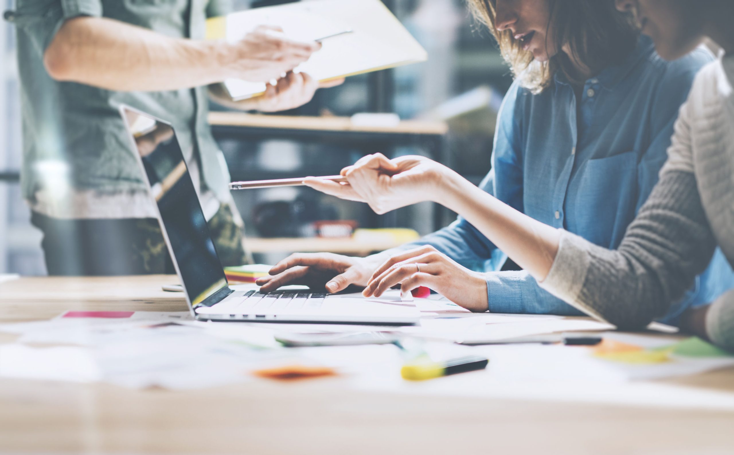 7 Benefits Of Taking Online Sales Training Programs Over In-Person Ones