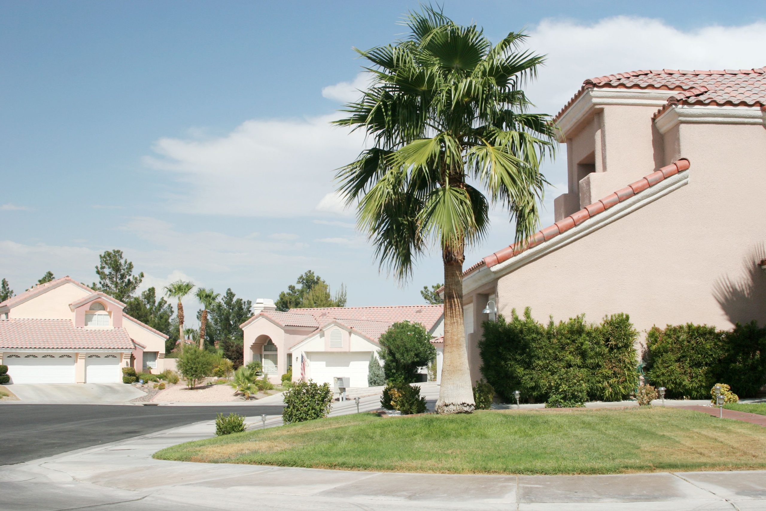 Using Commercial Real Estate Marketing Software