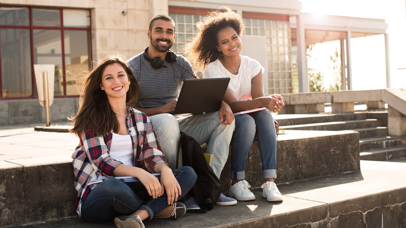 The Benefits You Gain by Moving Into a Student Apartment in College