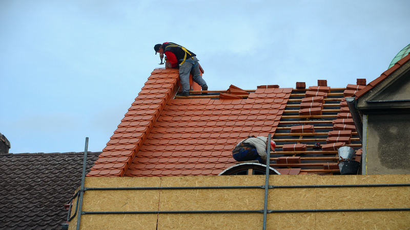 Signs You Need Help From a Roofing Company West Palm Beach FL Residents Trust