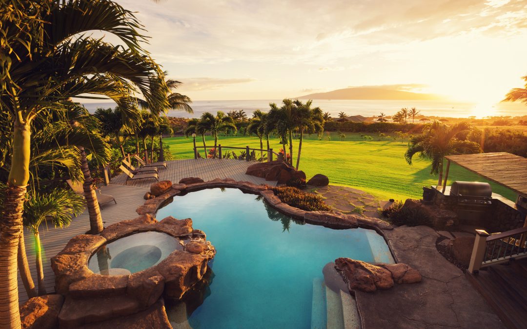 Create Lasting Backyard Retreats Using a Hardscape Supplier MN Professionals Prefer